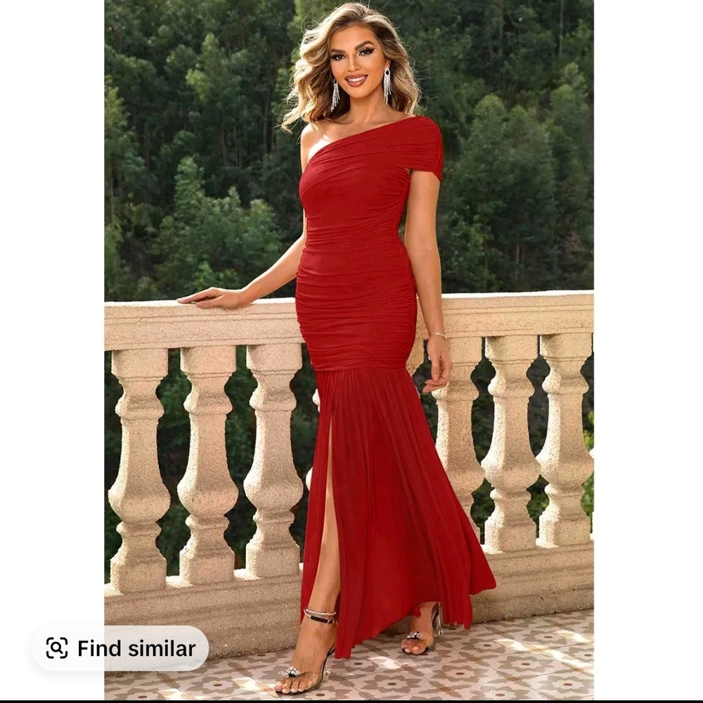 Elegant Red Off-Shoulder Evening Dress